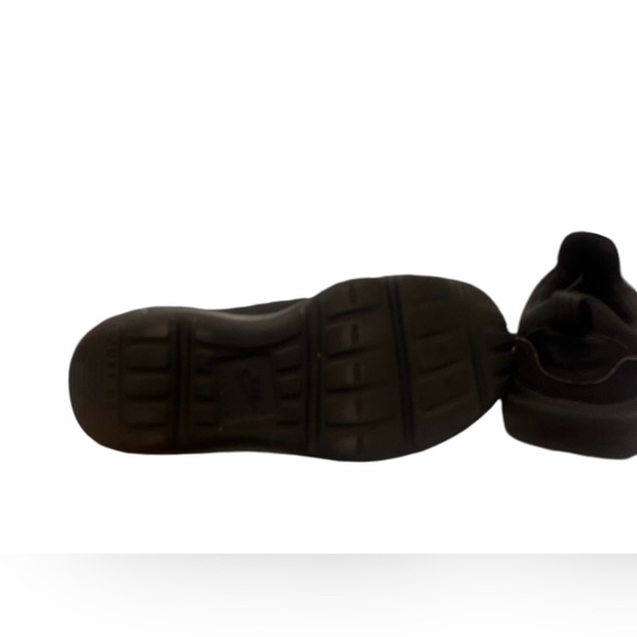 Nike Black Minimalist Sneakers Slip-On - Picture 4 of 4